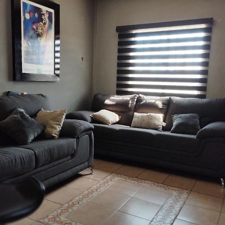 Departamento Equipado A 3 Minutos Del Consulado Americano 2 Recamaras Manuel F. Martínez Eksteriør billede